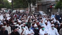 - Pakistan'da Kurban Bayramı namazı kılındı