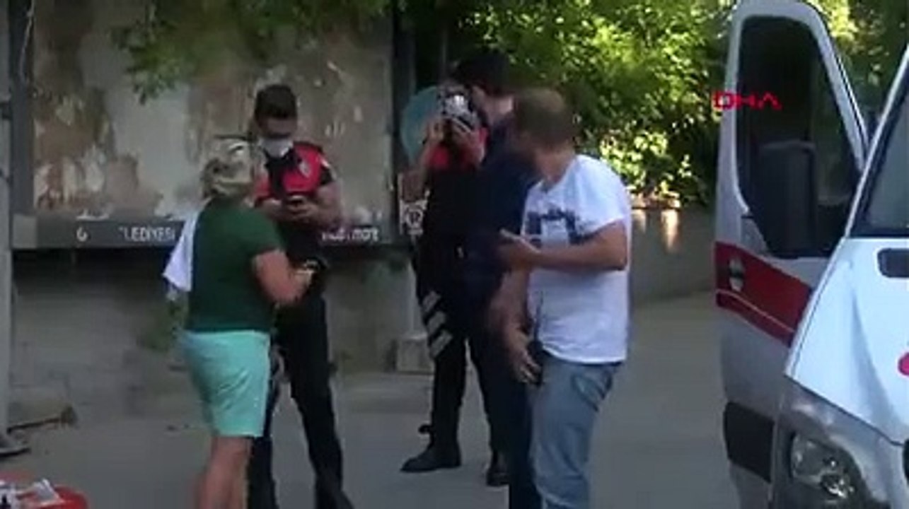 Değnekçiler park parası karşılığında makbuz isteyen bir kişiyi bıçakladı