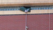 Dos presos huyen de la cárcel de Oklahoma descolgándose por una cuerda hecha con sábanas