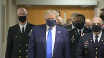 Top News - Për herë të parë, Donald Trump vendos maskë!