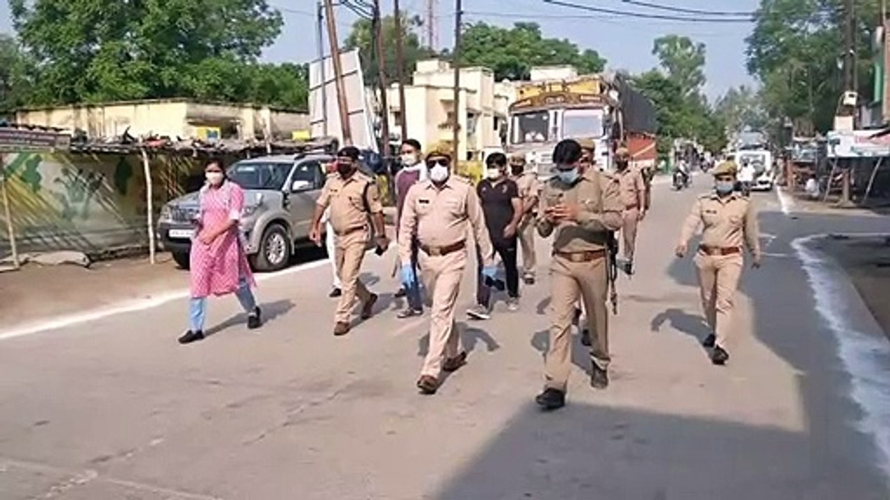 त्यौहार को मद्देनज़र रखते हुए आला अधिकारियों ने कस्बे का किया निरीक्षण