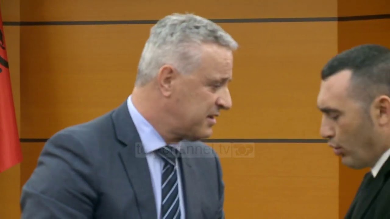 Top News - Ikën kreu i apelit/ Vettingu e rrezo...
