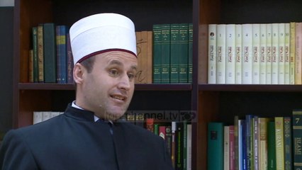 Top News - Rregullat për në xhami/ Nuk lejohen persona mbi 65 vjeç