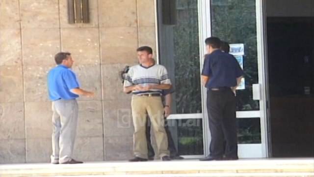 Partia Demokratike ende nuk eshte regjistruar ne KQZ (29 Korrik 2000)