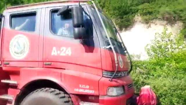 Turgutlu'daki orman yangınında soğutma çalışmaları sürüyor (3) - MANİSA
