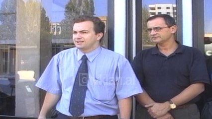 Qeveria italiane dhuron 15 autoambulanca per Shqiperine - (31 Korrik 2000)