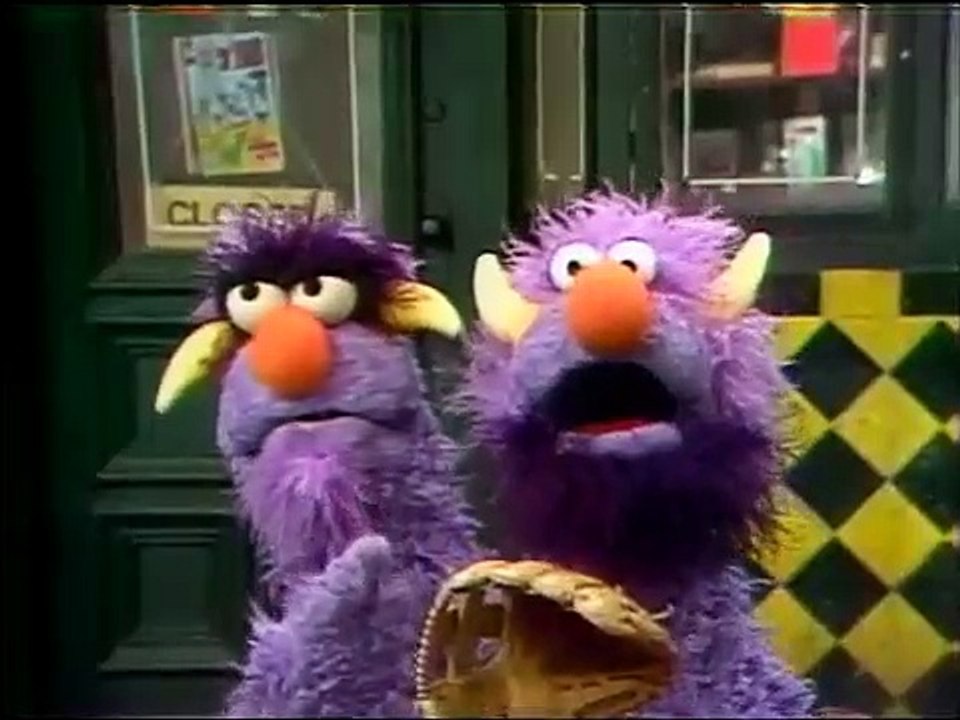 SESAMESTREET Two-Headed Monster セサミ 1990 Classic Sesame Street - The Two-Headed Monster and the Word CLOSED