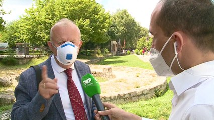 Deputetë pa maska në sallë/ Në mjediset e jashtme nuk respektojnë distancimin