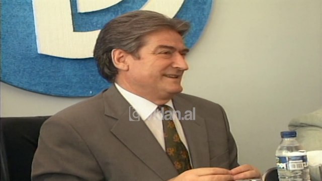 Sali Berisha: Perpiqem qe vendi te prodhoje stabilitet, jo destabilizim (3 Gusht 2000)