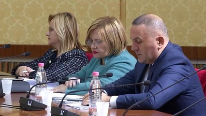 Ora News - Tërhiqet maxhoranca, Meta nuk shkarkohet por i rishikohen kompetencat