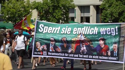 Tausende Corona-Leugner rufen in Berlin "Ende der Pandemie" aus
