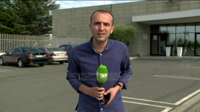 Top News - Thaçi zbret në rinas/ Pa komente, niset drejt Kosovës