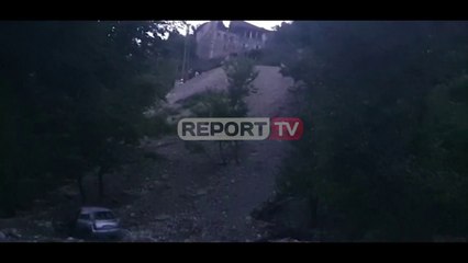 Report TV -Aksident në Gjirokastër! Shoferi s'kontrollon frenat, përfundon në përroin e Nanxës
