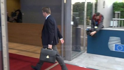 Top News - Apeli i Varhelyi/ "Të ruhet marrëveshja për reformën"