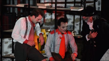 Report TV -Komedia 'Pas vdekjes', premierë në teatrin e improvizuar në natyrë të Korçës