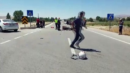 Otomobille motosiklet çarpıştı: 2 yaralı - BURDUR