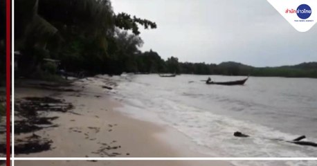 ประมงพื้นบ้านตรัง 300 ลำ กลับฝั่งหลังคลื่นลมแรง