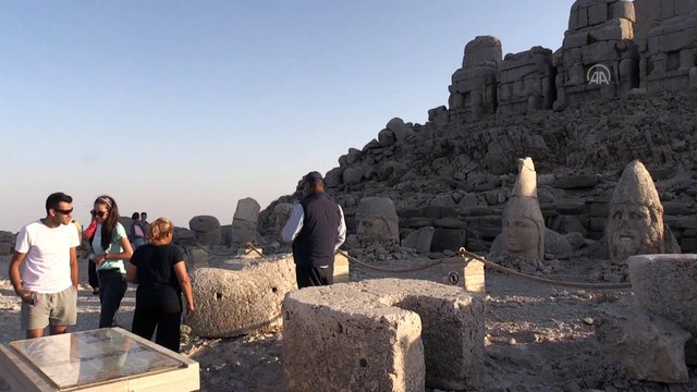 Nemrut, eşsiz manzarasıyla ziyaretçilerini büyülüyor - ADIYAMAN