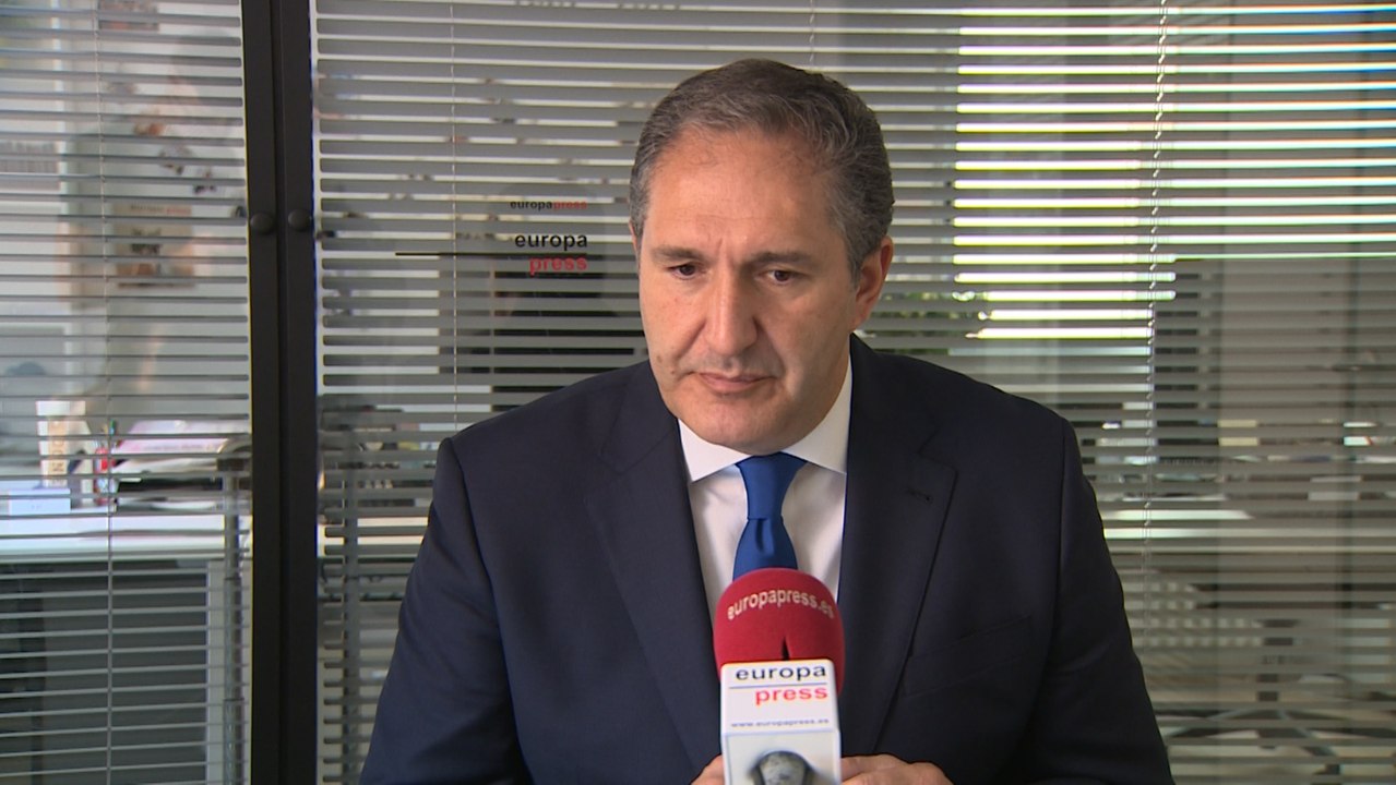 Cepeda cree que Gobierno regional está compuesto por "amalgama de perdedores"