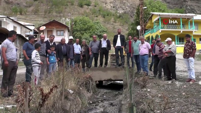 Sağanak yağış Oltu’da sele dönüştü