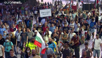 Miles de búlgaros reclaman por vigesimocuarto día la dimisión de su primer ministro