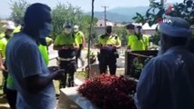 Polis ekipleri, Şehit Kaymakam Safitürk ve 15 Temmuz Şehidi Gökbayrak’ın mezarını ziyaret etti