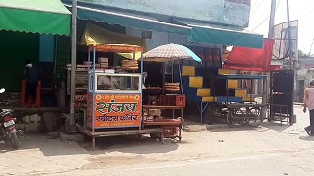 रविवार को खुली मिठाई और राखी की दुकानों पर उमड़ी भीड़