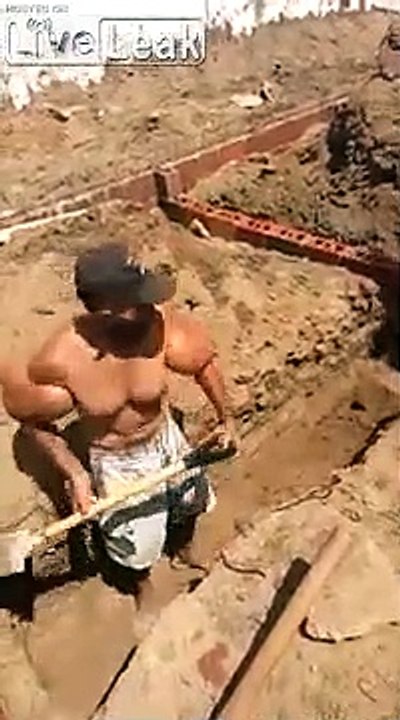 Cet ouvrier a les plus gros bras du monde... plein de synthol