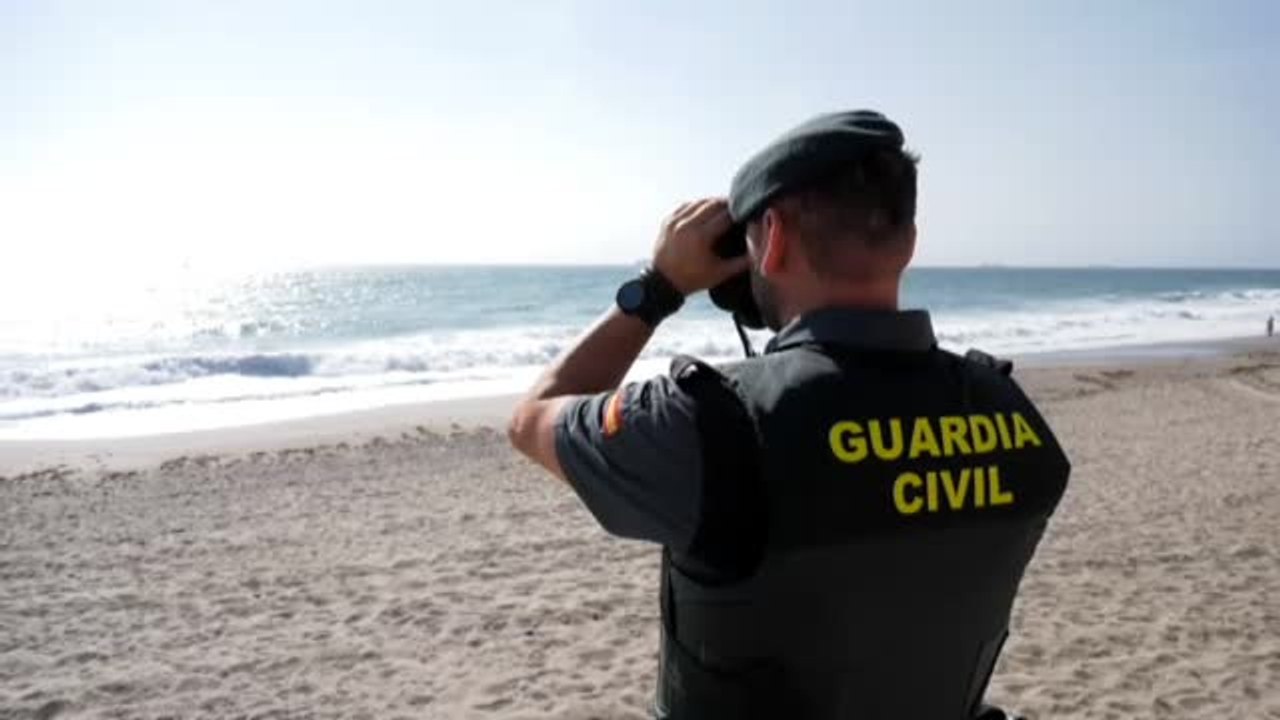 Las fuerzas de seguridad del Estado desbordadas ante la oleada de pateras