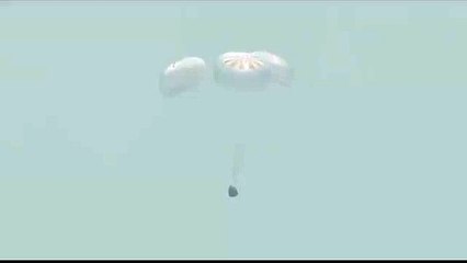 Merakla bekleniyordu! Dünya'ya iniş yaptılar