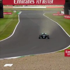 Lewis Hamilton remporte le Grand Prix de Grande-Bretagne sur trois roues