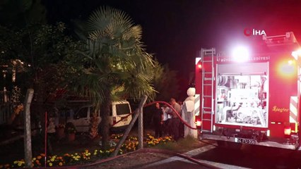 2 katlı evde çıkan yangın paniğe neden oldu