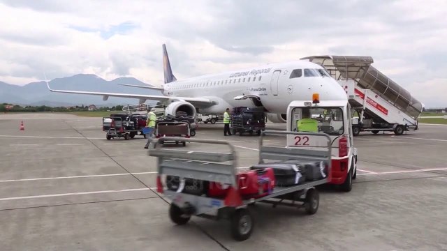 Ora News - Riatdhesohen 19 shqiptarë nga Gjermania,Voda: Mos abuzoni me rregullat