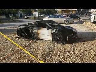 Ora News - Video/ Shkrumbohet nga flakët automjeti luksoz në Vlorë