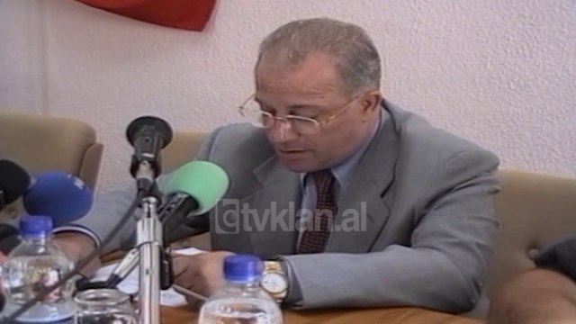 Spartak Poci: Policia ne ndihme te votuesve ne diten e zgjedhjeve lokale (12 Gusht 2000)