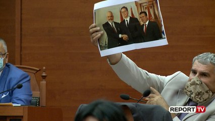 Gjuzi i nxjerr foton me Vuçiç e Zaev, Rama: Lartmadhni maskën e paske anti-gaz, mos më moho...