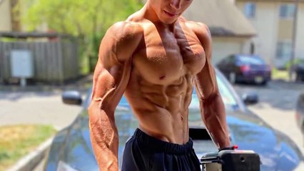 ELE SÓ TEM 15 ANOS COM O SHAPE INACREDITÁVEL