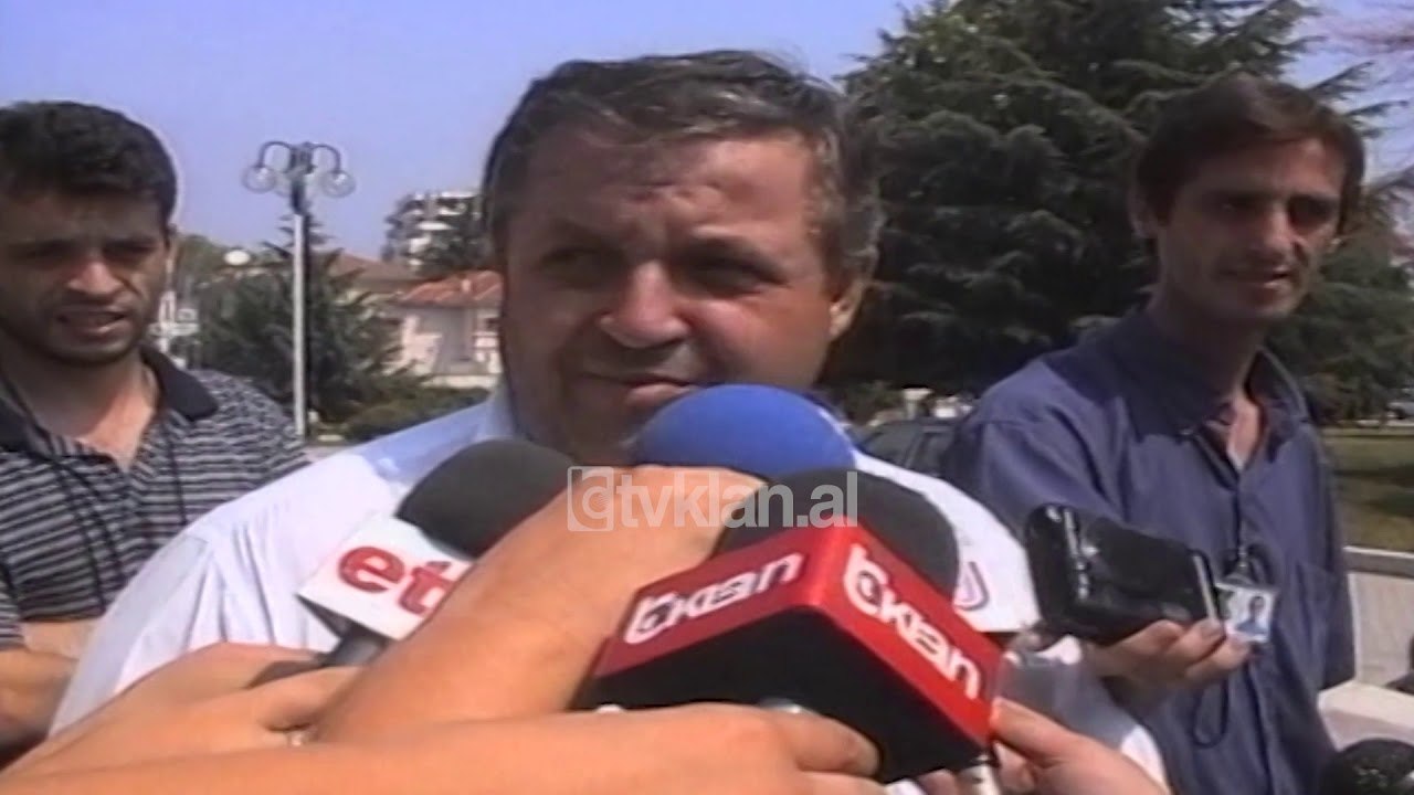 Partia Demokratike regjistrohet ne KQZ (15 Gusht 2000)