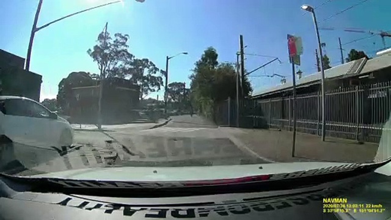 Car Loses Control in Laneway