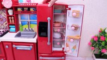 Our Generation organizes food in fridge toy after grocery shopping - Play Dolls!