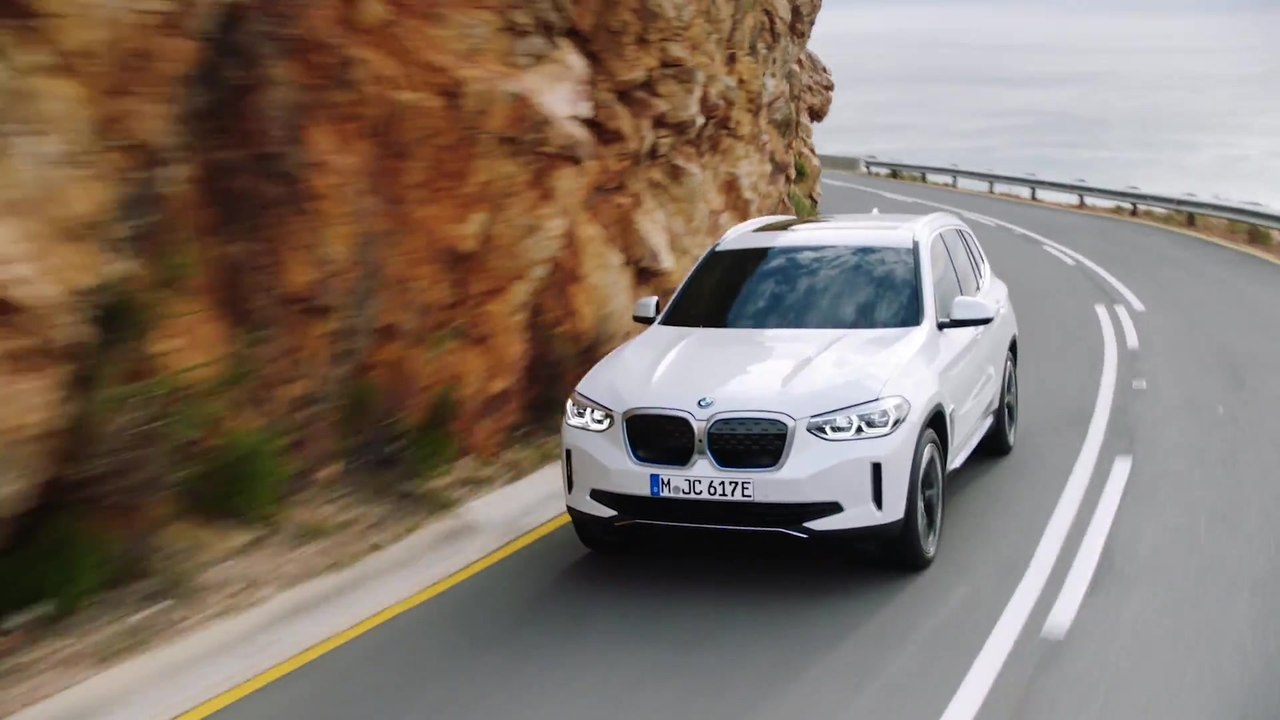 Der erste BMW iX3 - Das erste Sports Activity Vehicle mit rein elektrischem Antrieb