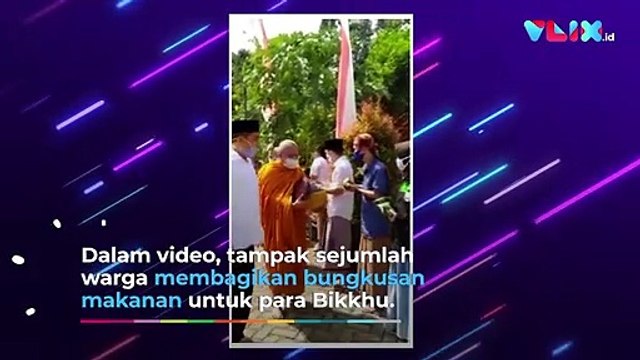 Momen Indah Upacara Pindapata di Semarang