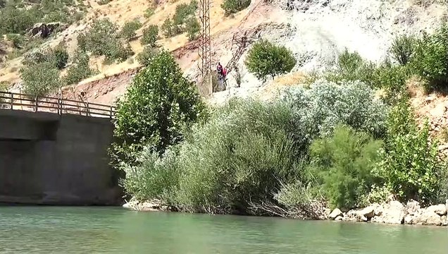 Kaybolan 4 yaşındaki Miraç'ın bulunması için çalışmalar Dicle Nehri kenarında sürüyor - DİYARBAKIR
