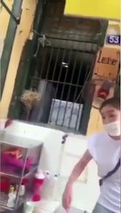 Lộ clip Lưu Đê Ly và antifan ẩu đả, giật tóc trên phố Hàng Buồm