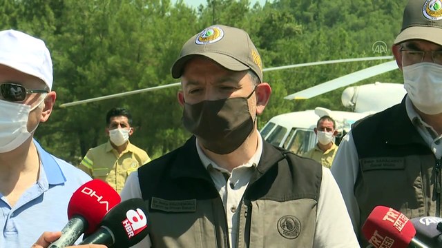 Pakdemirli: 'Manisa Hacıköseli yangını büyük ölçüde kontrol altına aldık' - İZMİR