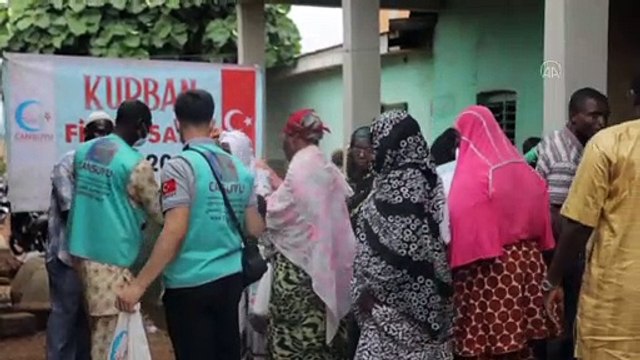 Cansuyu Derneği Fildişi Sahili'nde kurban eti dağıttı - BOUAKE