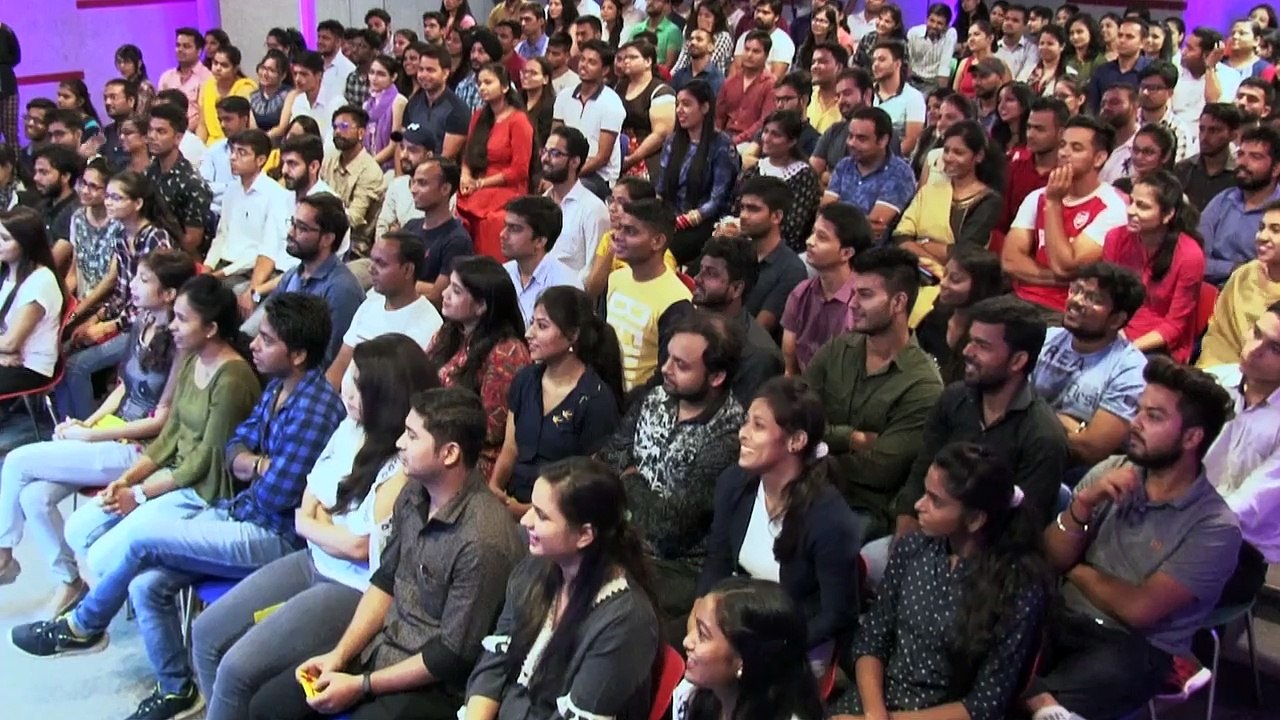 Akele Khush Rehna Seekho - By Sandeep Maheshwari.