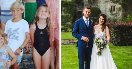 Après leur rencontre à l'université, un couple réalise qu'ils ont partagé un amour de vacances 20 ans plus tôt