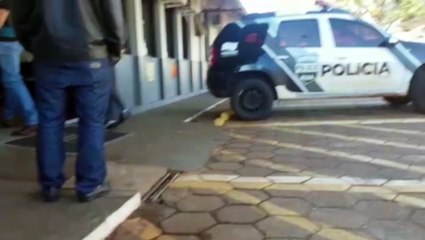 Dono de caminhonete que se envolveu em acidente na BR-277 chega à Delegacia para prestar esclarecimentos