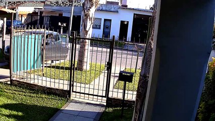 Terrifying moment two thieves steal car with child inside caught on CCTV in Argentina